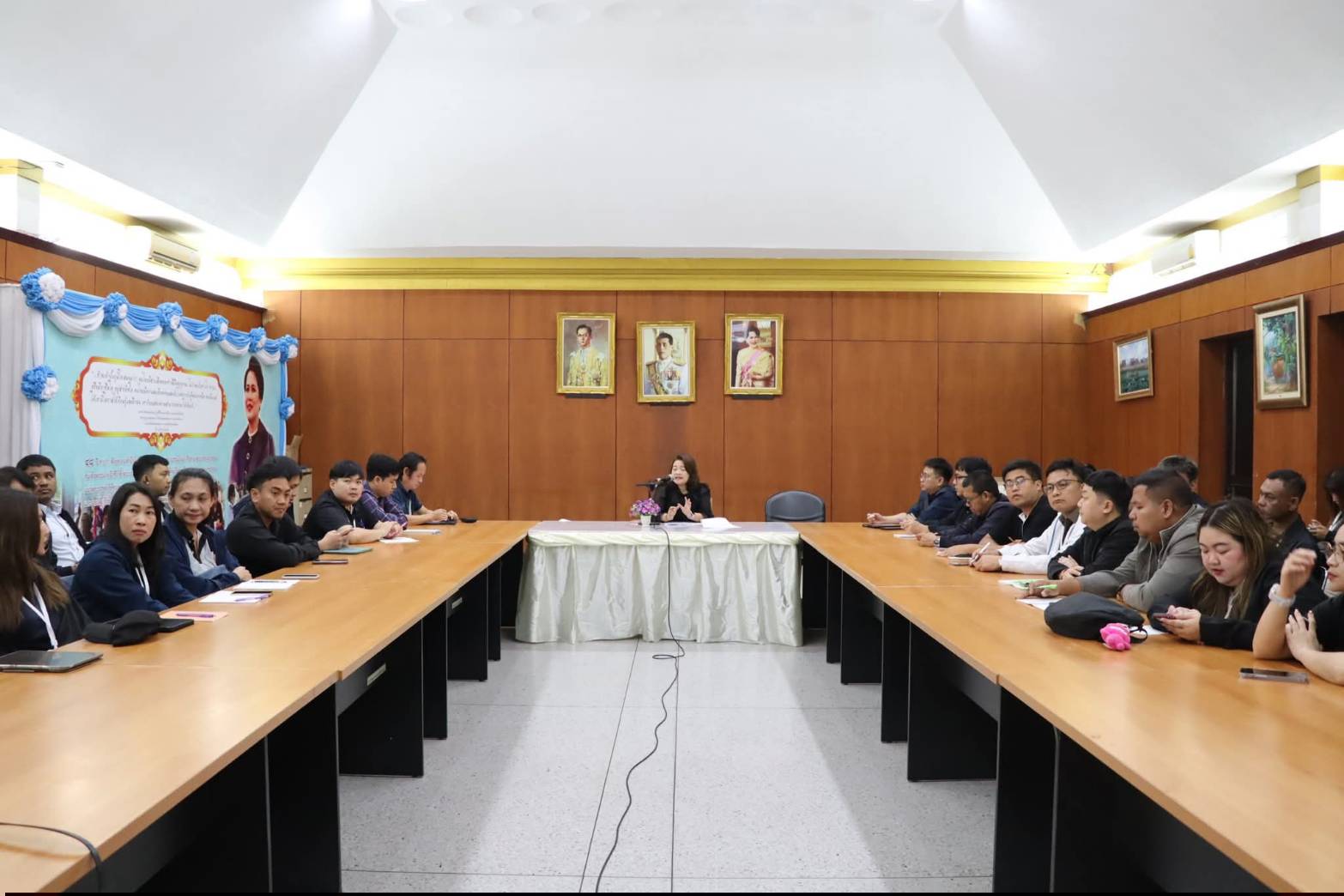 title - ผอ.ศพส. มอบหมายให้ ผู้อำนวยการกลุ่มฝึกอบรมและการพัฒนาผลิตภัณฑ์ เป็นผู้บรรยายพิเศษ ในหัวข้อเรื่อง 